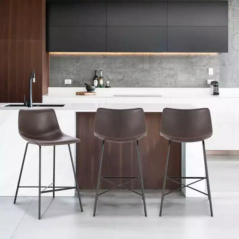 Poly & Bark Set di 3 Sgabelli da Bar Altezza Bancone Paxton da 61 cm Marrone: Rivestiti, Telaio in Acciaio, Design Moderno